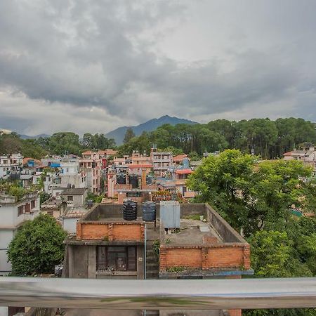 Kathmandu Embassy Hotel Zewnętrze zdjęcie