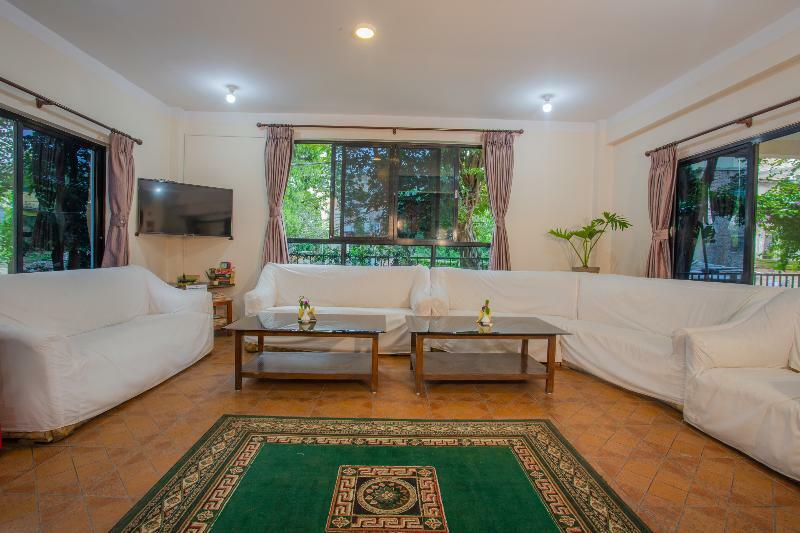 Kathmandu Embassy Hotel Zewnętrze zdjęcie